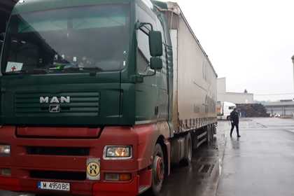 First Bulgarian Truck Load of Mineral Water from Bulgaria Arrives in Croatia